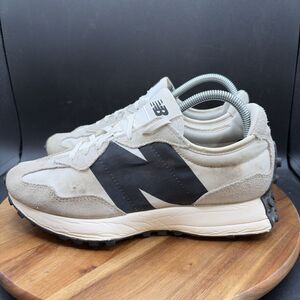 New Balance 327 Women's Size 9.5 Sneakers Casual Shoes White Black Worn Outdoors